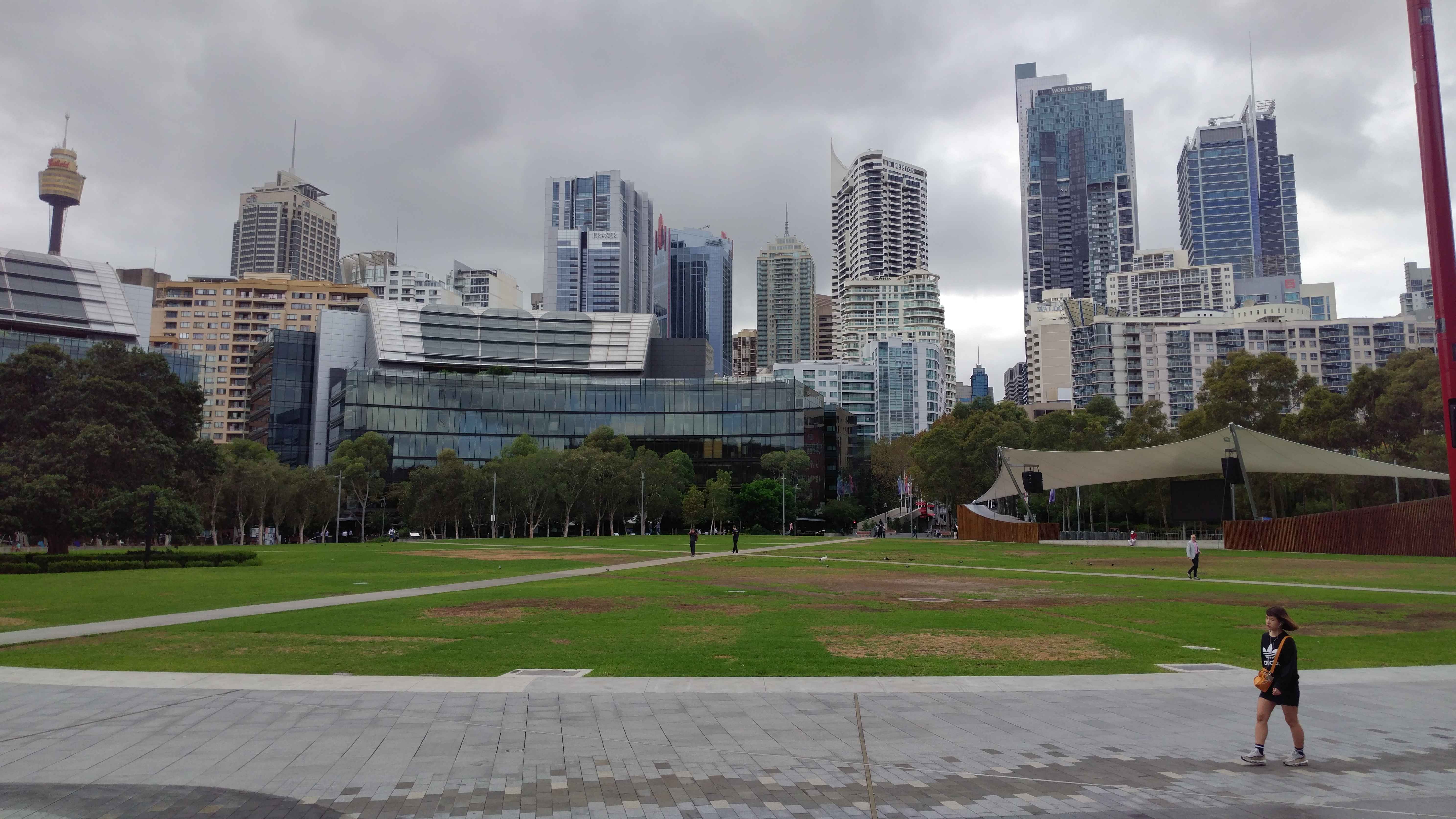 텀발롱 공원 (Tumbalong Park) 및 주변 분수대